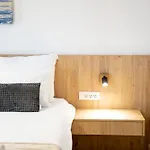 Apartmán Foric Rab With Heated Pool, Sauna & Gym