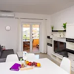 Foric Rab With Heated Pool, Sauna & Gym * Rab Town