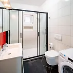 Foric Rab With Heated Pool, Sauna & Gym Apartmán *
