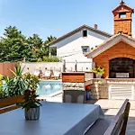 Foric Rab With Heated Pool, Sauna & Gym *