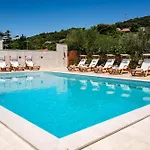 Foric Rab With Heated Pool, Sauna & Gym * Rab Town