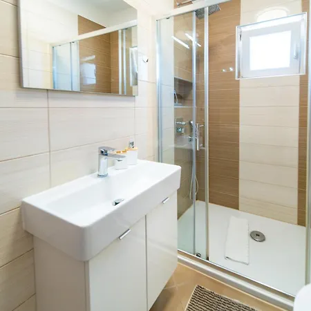 Foric With Outdoor Heated Pool * Rab Town