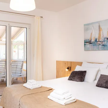 Foric With Outdoor Heated Pool Apartment