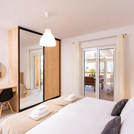 Foric With Outdoor Heated Pool Apartment *