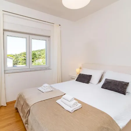 Foric With Outdoor Heated Pool Apartment *
