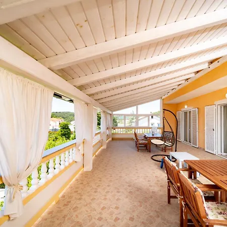 Apartment Foric With Outdoor Heated Pool