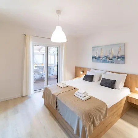 Foric With Outdoor Heated Pool Apartment Rab Town