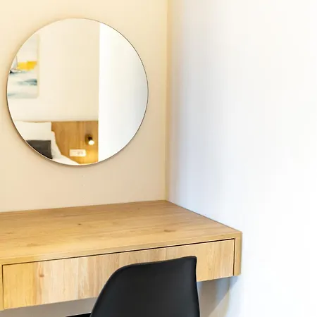 Foric With Outdoor Heated Pool Apartment