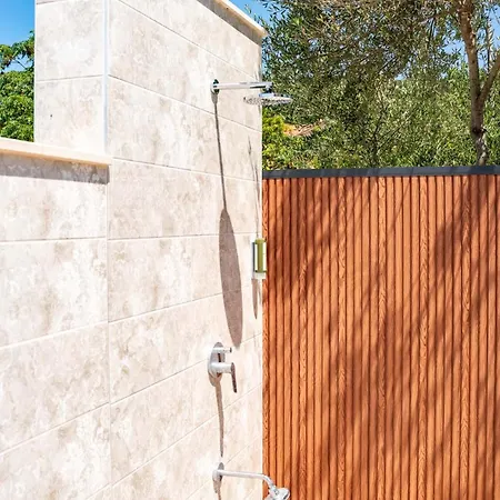 Foric With Outdoor Heated Pool Rab Town