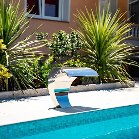 Foric With Outdoor Heated Pool * Rab Town