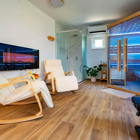Foric Rab With Heated Pool, Sauna & Gym *