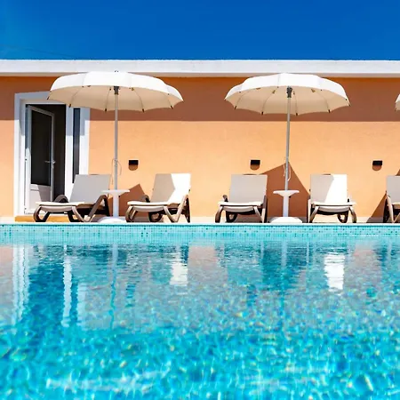 Foric Rab With Heated Pool, Sauna & Gym Rab Town