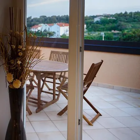 Foric With Outdoor Heated Pool * Rab Town