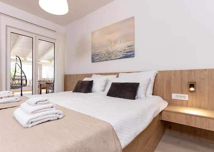 Apartamento Foric Rab With Heated Pool, Sauna & Gym *