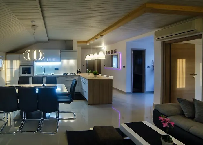 Foric Rab With Heated Pool, Sauna & Gym *