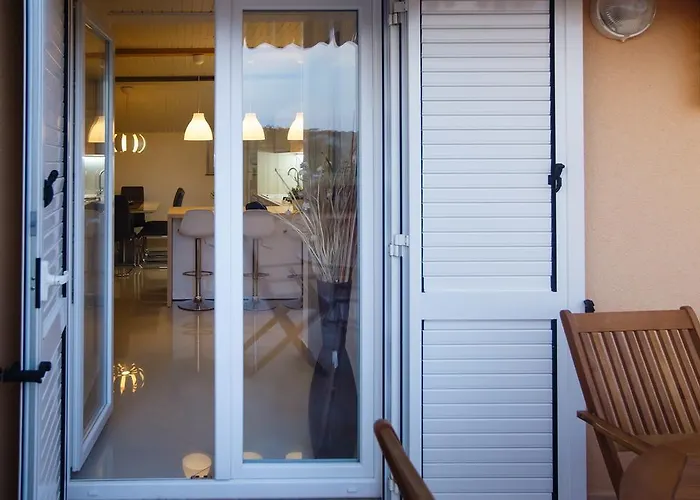 Foric Rab With Heated Pool, Sauna & Gym Rab Town