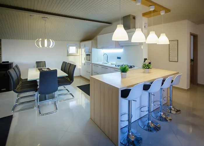 Foric Rab With Heated Pool, Sauna & Gym Apartamento