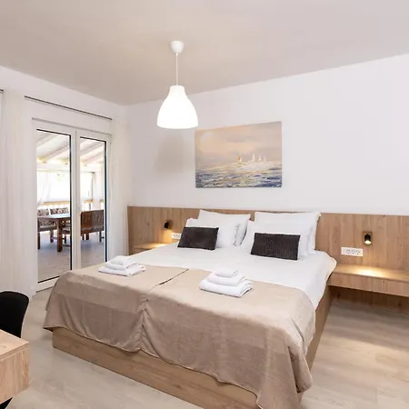 Foric Rab With Heated Pool, Sauna & Gym
