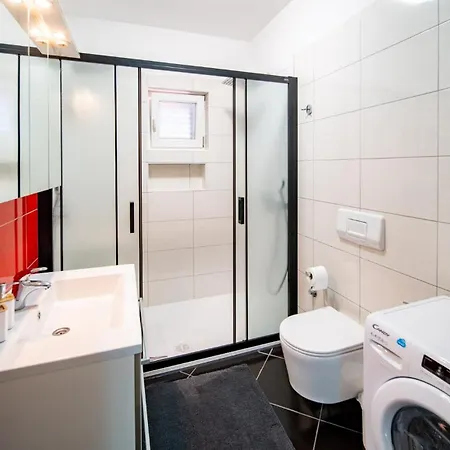 Foric Rab With Heated Pool, Sauna & Gym Apartament *