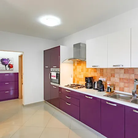 Apartament Foric Rab With Heated Pool, Sauna & Gym *