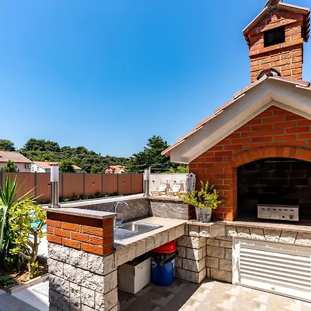 Foric Rab With Heated Pool, Sauna & Gym *