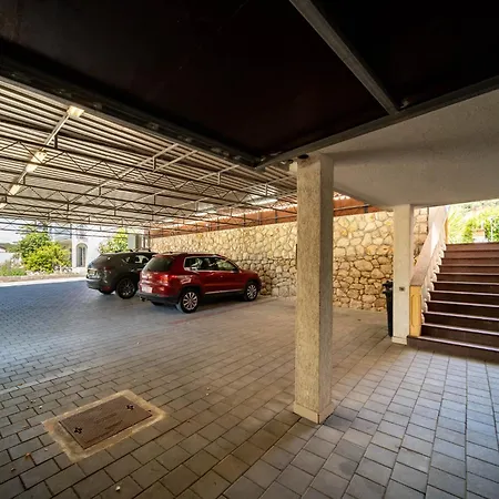 Foric Rab With Heated Pool, Sauna & Gym * Rab Town
