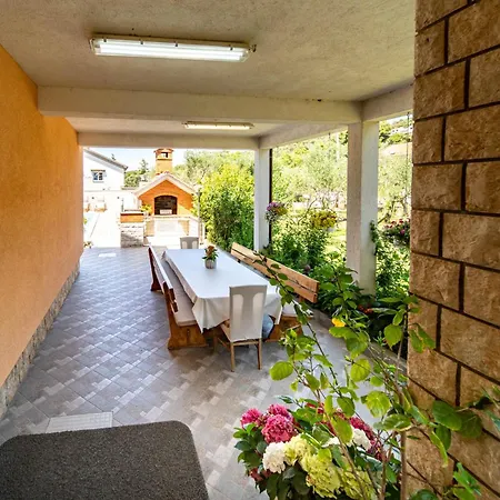Foric Rab With Heated Pool, Sauna & Gym Apartament