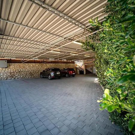 Apartament Foric Rab With Heated Pool, Sauna & Gym