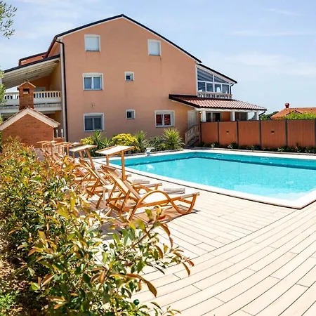 Apartament Foric Rab With Heated Pool, Sauna & Gym *