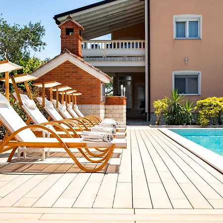 Apartament Foric Rab With Heated Pool, Sauna & Gym *
