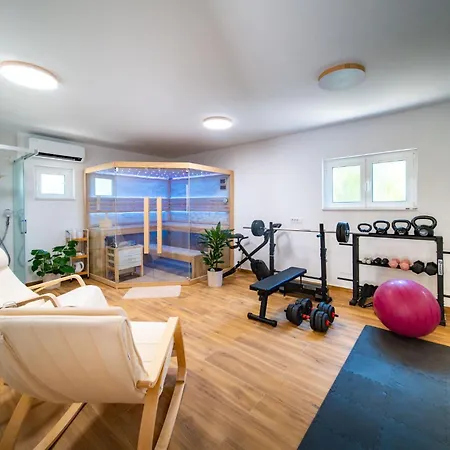 Apartament Foric Rab With Heated Pool, Sauna & Gym Rab Town