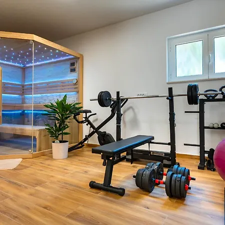 Foric Rab With Heated Pool, Sauna & Gym * ラブ