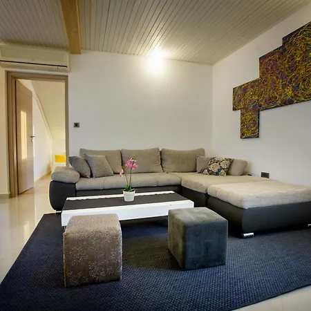 Foric Rab With Heated Pool, Sauna & Gym *