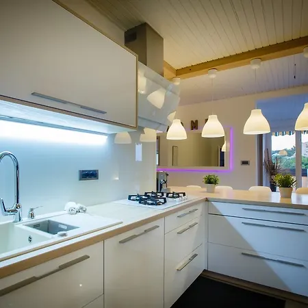 Foric Rab With Heated Pool, Sauna & Gym Apartament *