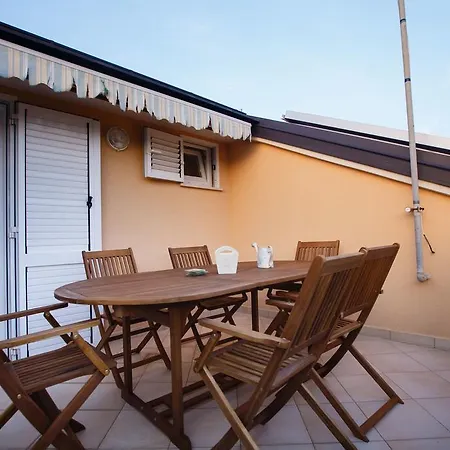 Foric Rab With Heated Pool, Sauna & Gym Apartament *