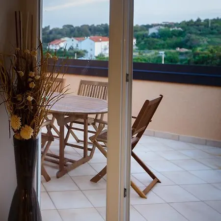 Foric Rab With Heated Pool, Sauna & Gym * Rab Town