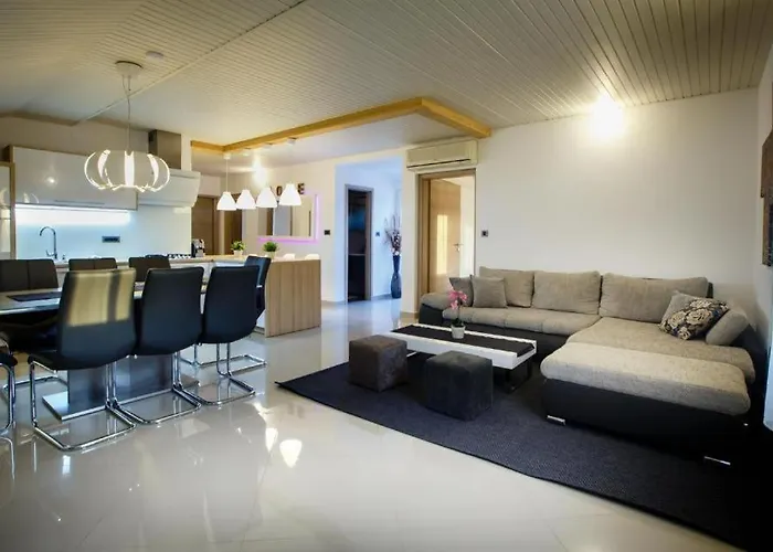 Foric Rab With Heated Pool, Sauna & Gym