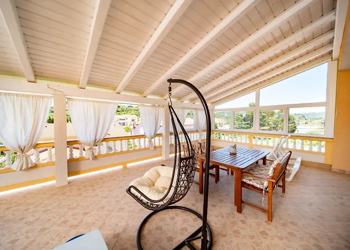 Apartment Foric Rab With Heated Pool, Sauna & Gym Rab Town