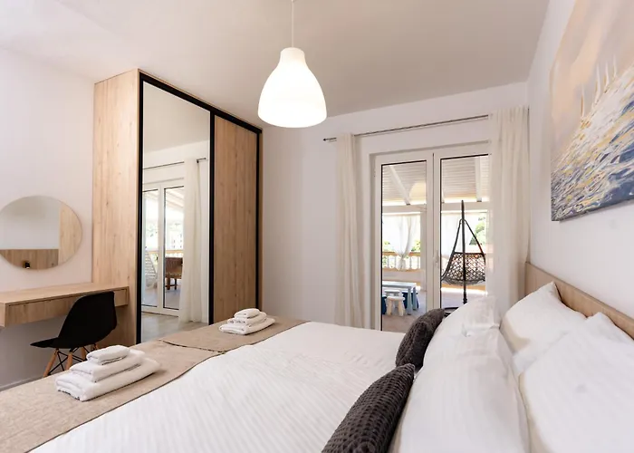 Foric Rab With Heated Pool, Sauna & Gym * Rab Town