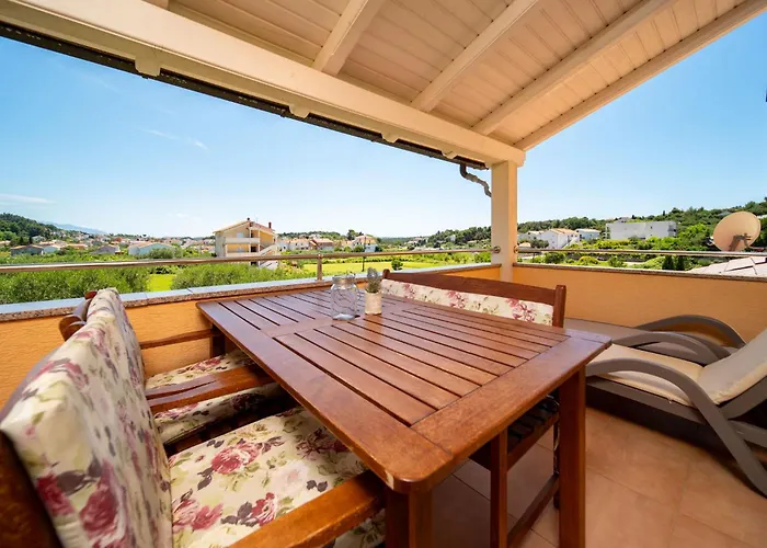 Apartment Foric Rab With Heated Pool, Sauna & Gym Rab Town