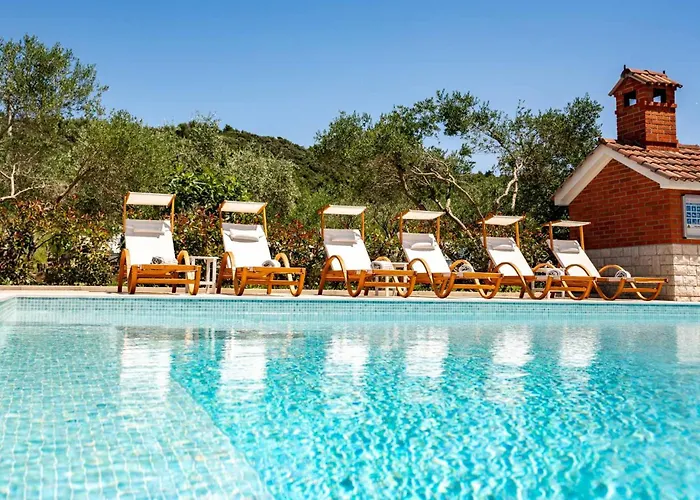 Foric Rab With Heated Pool, Sauna & Gym Apartment Rab Town