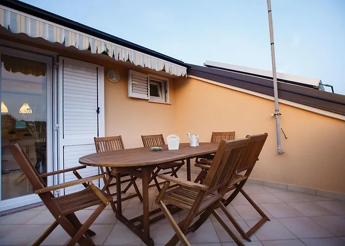 Foric Rab With Heated Pool, Sauna & Gym Apartment *