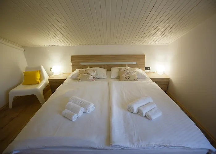 Foric Rab With Heated Pool, Sauna & Gym Apartment *