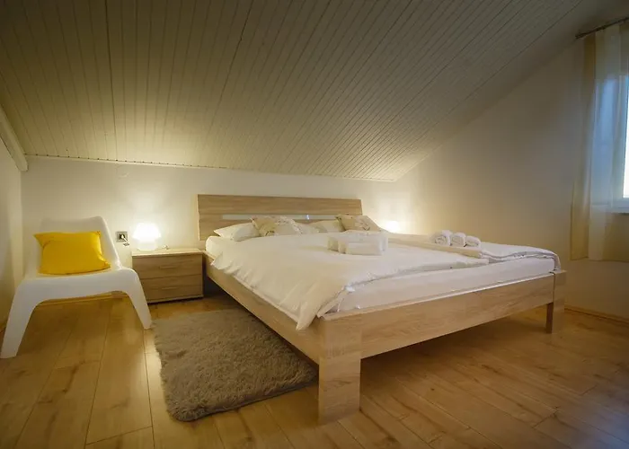 Apartment Foric Rab With Heated Pool, Sauna & Gym Rab Town